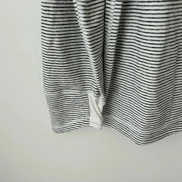 Lululemon 1/4 zip  striped running shirt - Picture 6 of 12